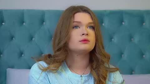 Snapshot of crystallyons chatting on 02.08.26 Crystal online show from 02.08.26