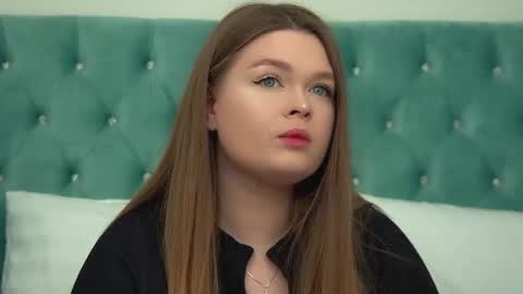 Snapshot of crystallyons chatting on 02.21.26 Crystal online show from 02.21.26