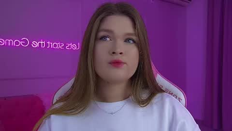 Snapshot of crystallyons chatting on 02.22.26 Crystal online show from 02.22.26