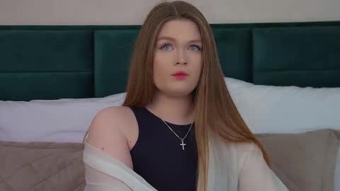 Snapshot of crystallyons chatting on 02.24.26 Crystal online show from 02.24.26