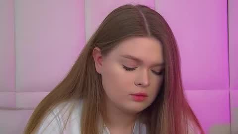 Snapshot of crystallyons chatting on 03.09.26 Crystal online show from 03.09.26