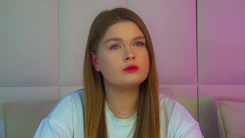 Snapshot of crystallyons chatting on 03.17.26 Crystal online show from 03.17.26