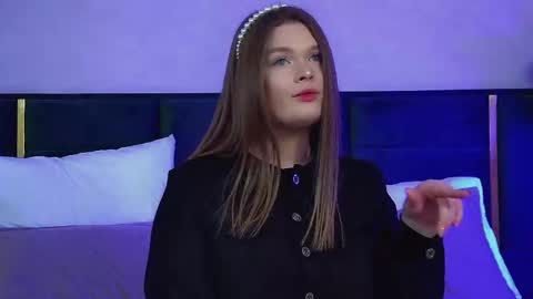 Snapshot of crystallyons chatting on 03.19.26 Crystal online show from 03.19.26