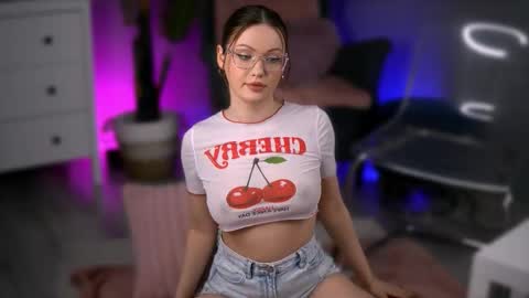 Snapshot of crystalmo0n chatting on 03.27.26 CrystalMo0n online show from 03.27.26