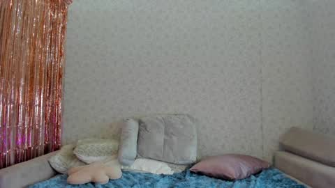 Snapshot of crystalnut chatting on 01.22.25 Maria online show from 01.22.25