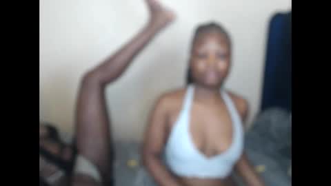 Snapshot of crystalxebony chatting on 11.28.25 crystalxebony online show from 11.28.25
