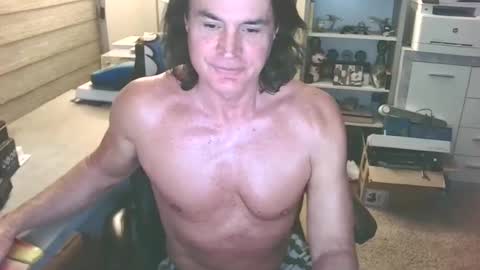 Snapshot of cucuforcocopuffs chatting on 01.03.25 Yup... kinda old but Stop in and say hello online show from 01.03.25