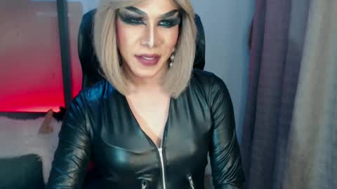 Snapshot of cum_4youbaby chatting on 02.25.25 CUMMELA SLUTI online show from 02.25.25