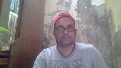 Snapshot of cum_l chatting on 12.18.25 Noha online show from 12.18.25