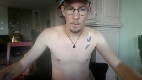 Snapshot of cum_swallow_bi chatting on 05.16.26 cum_swallow_bi online show from 05.16.26