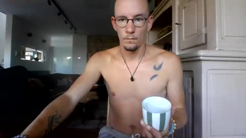 Snapshot of cum_swallow_bi chatting on 08.03.26 cum_swallow_bi online show from 08.03.26