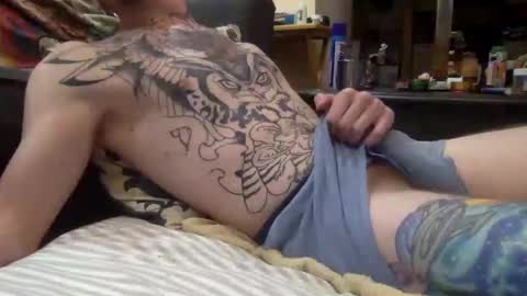 Snapshot of cumonover420 chatting on 10.02.25 cumonover420 online show from 10.02.25