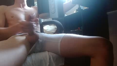Snapshot of cumplaywithmeb chatting on 05.27.26 cumplaywithmeb online show from 05.27.26