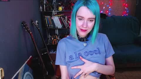 Snapshot of cumpotikeve chatting on 12.25.24 CUMpotikEve online show from 12.25.24