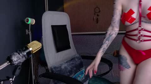 Snapshot of cumpotikeve chatting on 10.04.25 CUMpotikEve online show from 10.04.25