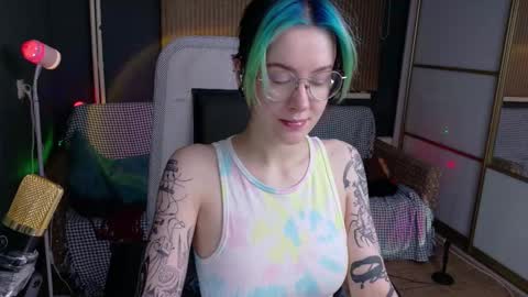 Snapshot of cumpotikeve chatting on 10.06.25 CUMpotikEve online show from 10.06.25