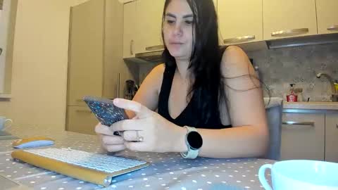 Snapshot of cuplu29 chatting on 10.21.25 maria alex online show from 10.21.25