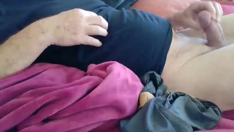 Snapshot of curiosthings chatting on 10.11.25 curiosthings online show from 10.11.25