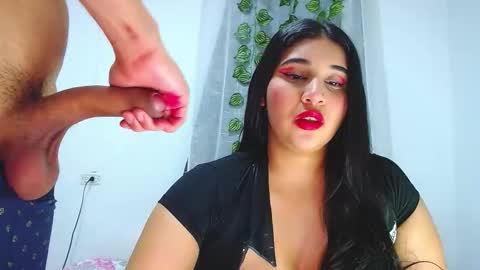 Snapshot of curiuscouplehot chatting on 11.22.25 Pablo and emma online show from 11.22.25