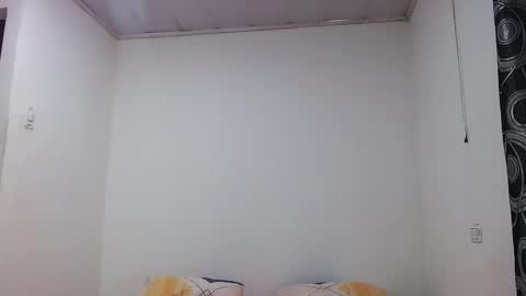 Snapshot of curiuscouplehot chatting on 01.11.26 Pablo and emma online show from 01.11.26