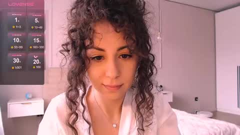 curly_jade_ online show from 04.24.26