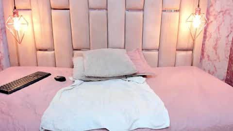 Snapshot of curvy_alyanna chatting on 09.09.25 Alyanna online show from 09.09.25