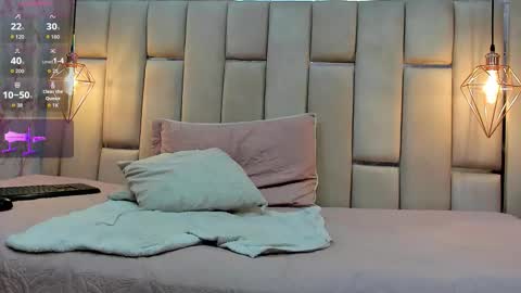 Snapshot of curvy_alyanna chatting on 09.19.25 Alyanna online show from 09.19.25