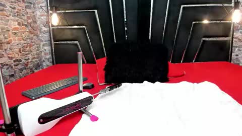 Snapshot of curvy_alyanna chatting on 10.23.25 Alyanna online show from 10.23.25