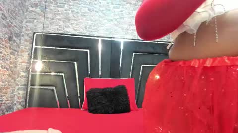 Snapshot of curvy_alyanna chatting on 10.31.25 Alyanna online show from 10.31.25