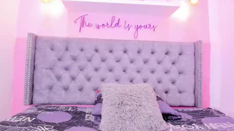 Snapshot of curvy_bigass18 chatting on 02.04.26 curvy_bigass18 online show from 02.04.26