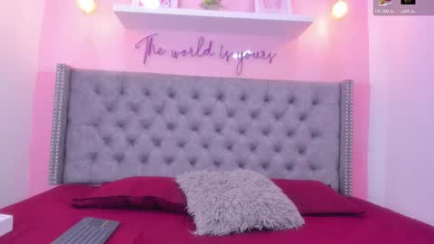 Snapshot of curvy_bigass18 chatting on 02.26.26 curvy_bigass18 online show from 02.26.26