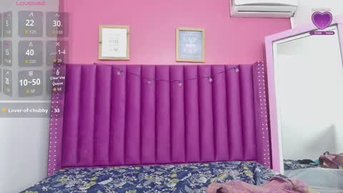 Snapshot of curvyhomebebe chatting on 12.18.25 curvyhomebebe online show from 12.18.25