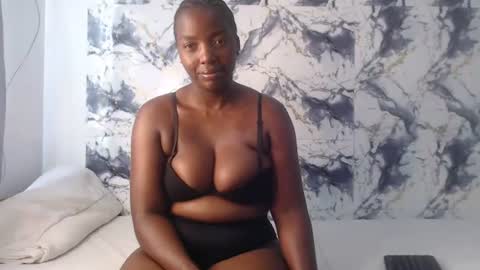 Snapshot of curvyj255 chatting on 07.17.26 curvyj255 online show from 07.17.26