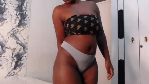 Snapshot of curvyj255 chatting on 07.28.26 curvyj255 online show from 07.28.26