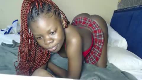 Snapshot of curvyjoan chatting on 02.25.26 curvyjoan online show from 02.25.26