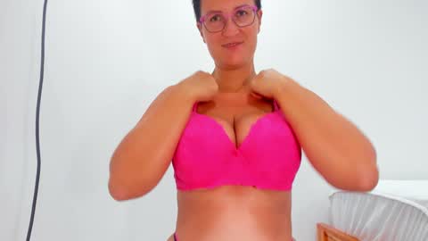 Snapshot of curvyjules69 chatting on 10.25.25 CurvyJules online show from 10.25.25