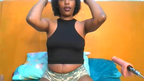 Snapshot of curvylyin chatting on 02.25.26 curvylyin online show from 02.25.26