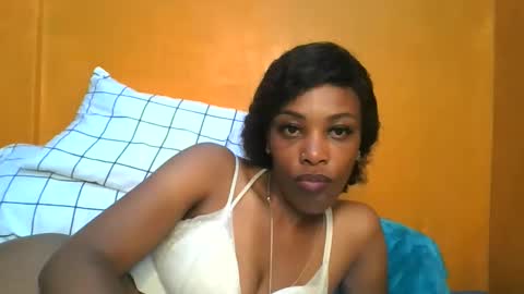 Snapshot of curvylyin chatting on 03.12.26 curvylyin online show from 03.12.26