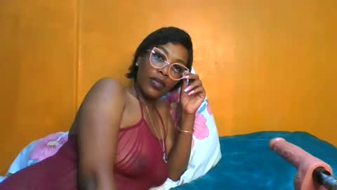 Snapshot of curvylyin chatting on 03.16.26 curvylyin online show from 03.16.26