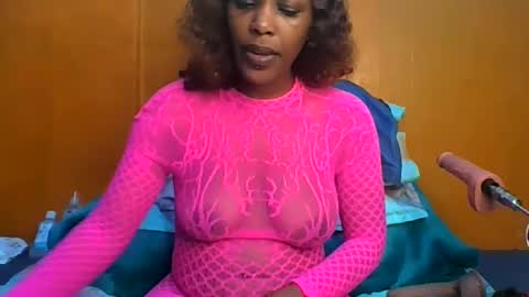 Snapshot of curvylyin chatting on 05.11.26 curvylyin online show from 05.11.26