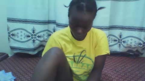 Snapshot of curvynubian chatting on 12.02.25 curvynubian online show from 12.02.25