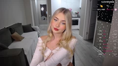 Kira  online show from 09.25.25