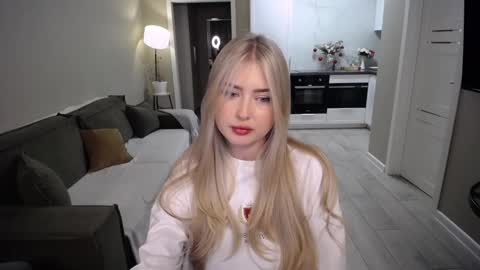 Snapshot of cute18cute chatting on 02.04.26 Kira online show from 02.04.26