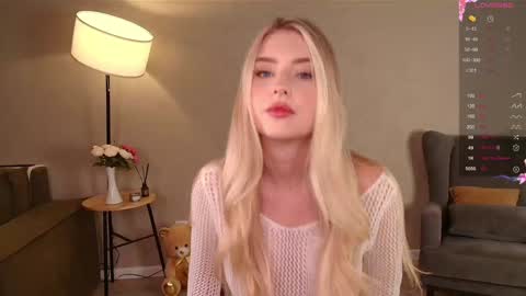 Snapshot of cute18cute chatting on 03.19.26 Kira online show from 03.19.26