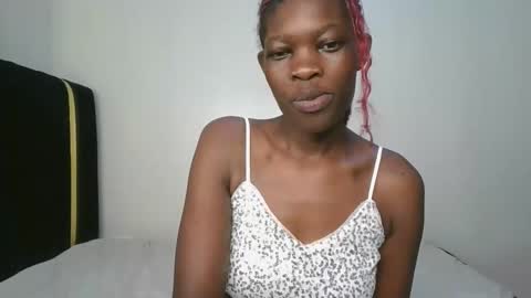 Snapshot of cute_angel11 chatting on 09.25.25 angel online show from 09.25.25