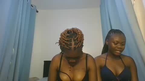 Snapshot of cute_angel11 chatting on 03.10.26 angel online show from 03.10.26