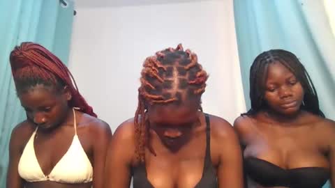 Snapshot of cute_angel11 chatting on 03.16.26 angel online show from 03.16.26