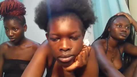 Snapshot of cute_angel11 chatting on 03.19.26 angel online show from 03.19.26