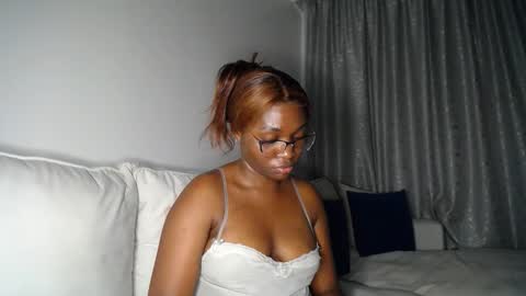 Liya online show from 04.15.26