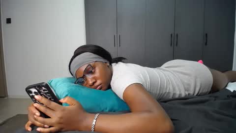Liya online show from 04.29.26